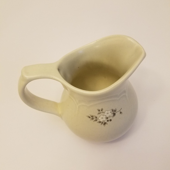 Set of 2 Pfaltzgraff Pitcher Creamer Heirloom Pattern Gray Stoneware - Picture 10 of 16